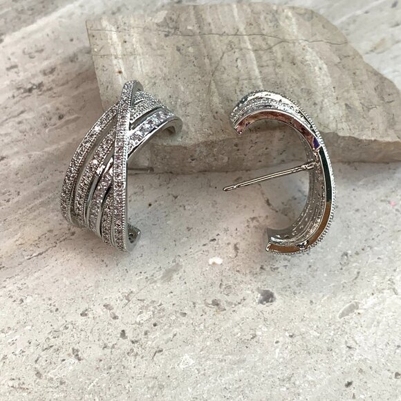 NEW~ Anthropologie Shashi Roux Silver & CZ Multi-Band Stud Earrings - Picture 10 of 11